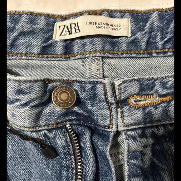 Zara Blue High Rise Denim Jeans with Authentic Wash - Picture 1 of 5